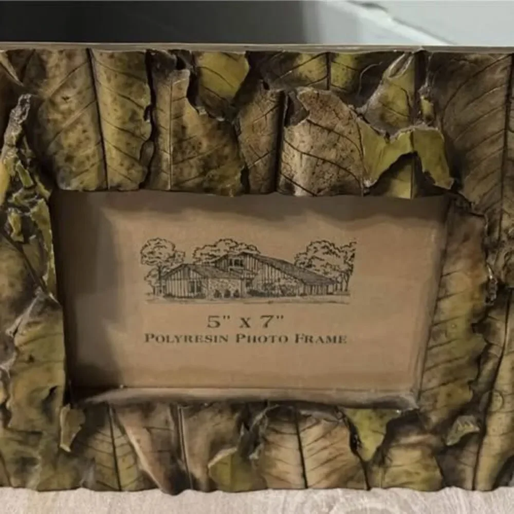 Leaf Design Polyresin Photo Frame